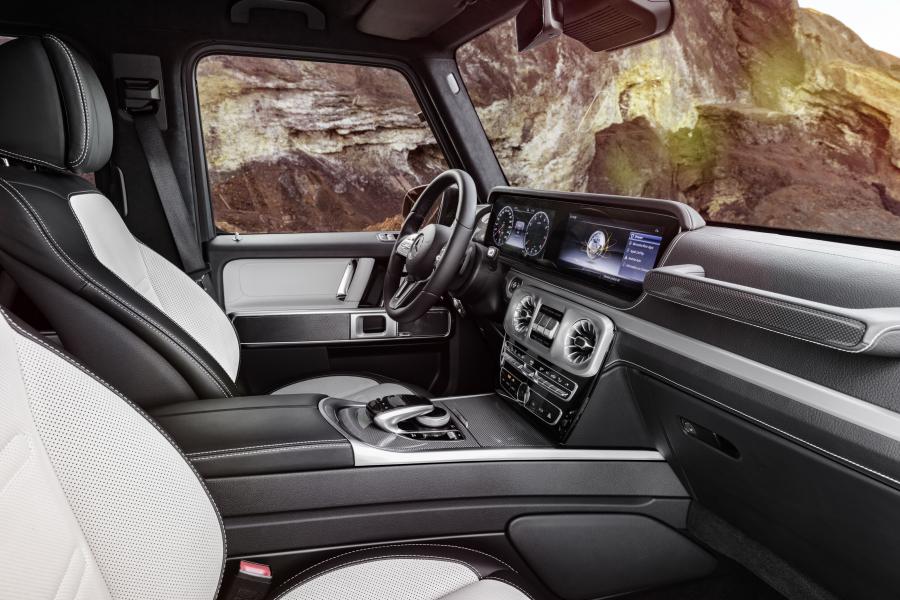 Интерьер Mercedes-Benz G500 (W464) 2018 года  (WW) (фото 3 из 56)
